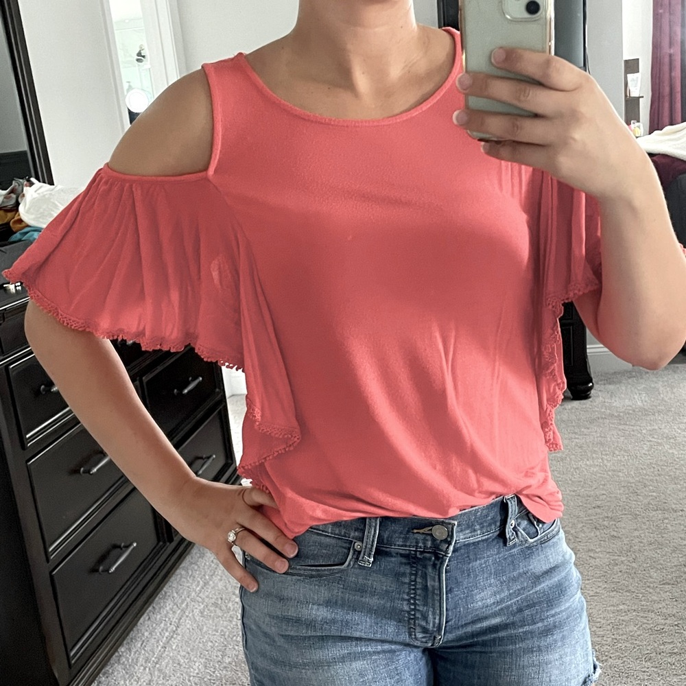 Cupio cold shoulder top